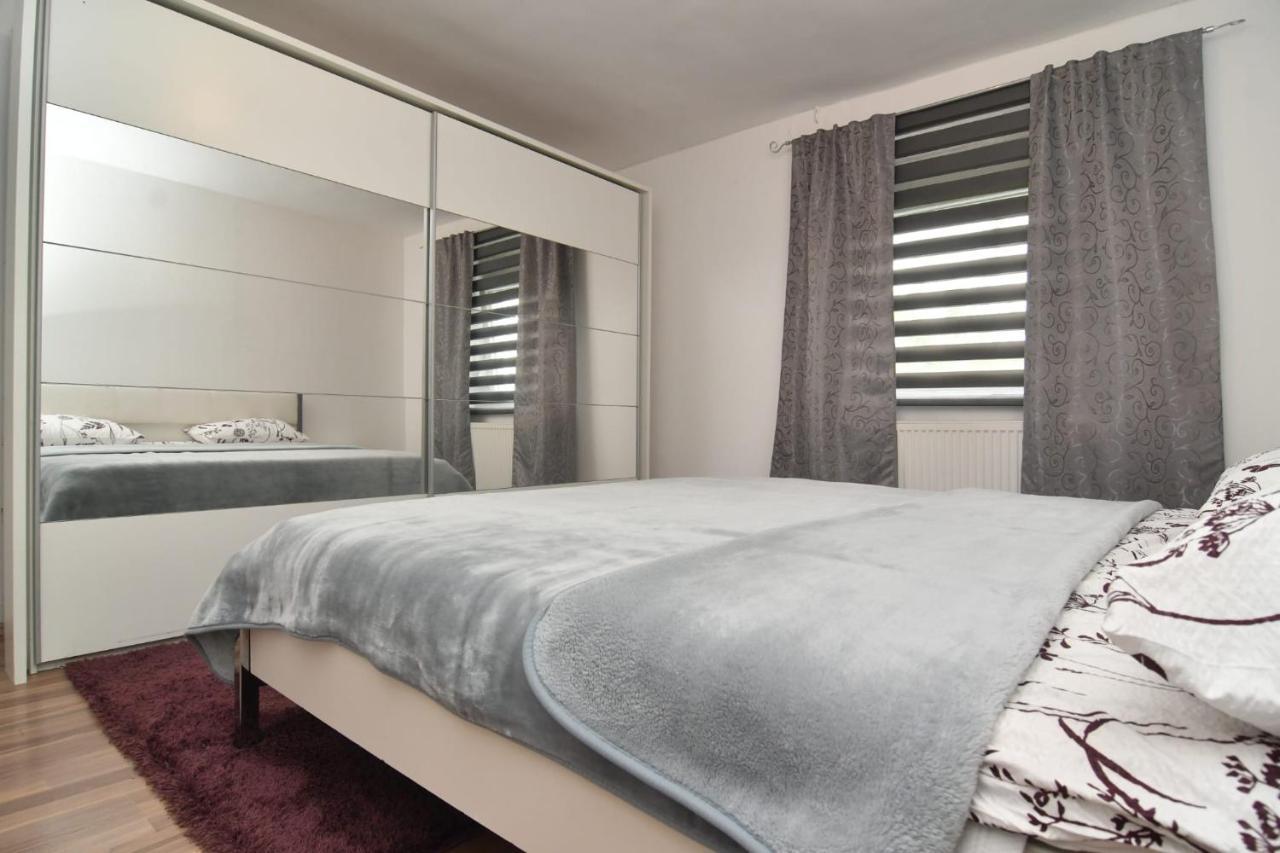Apartman Gluic Sinj Extérieur photo